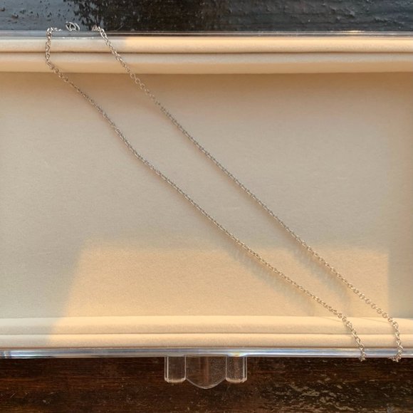 Chain Necklace Set - Picture 2 of 4